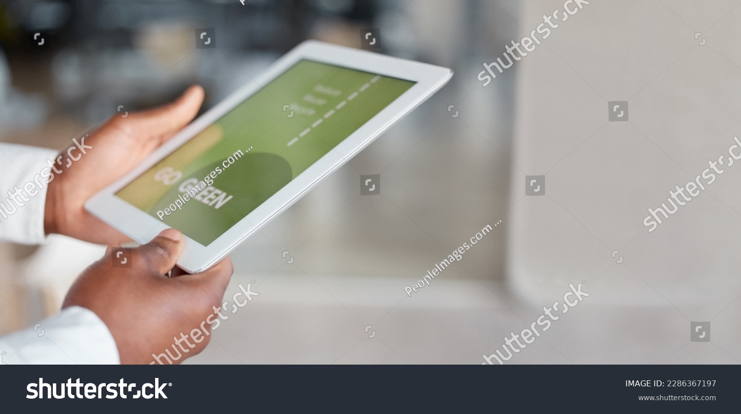man hold tablet in paperless workplace